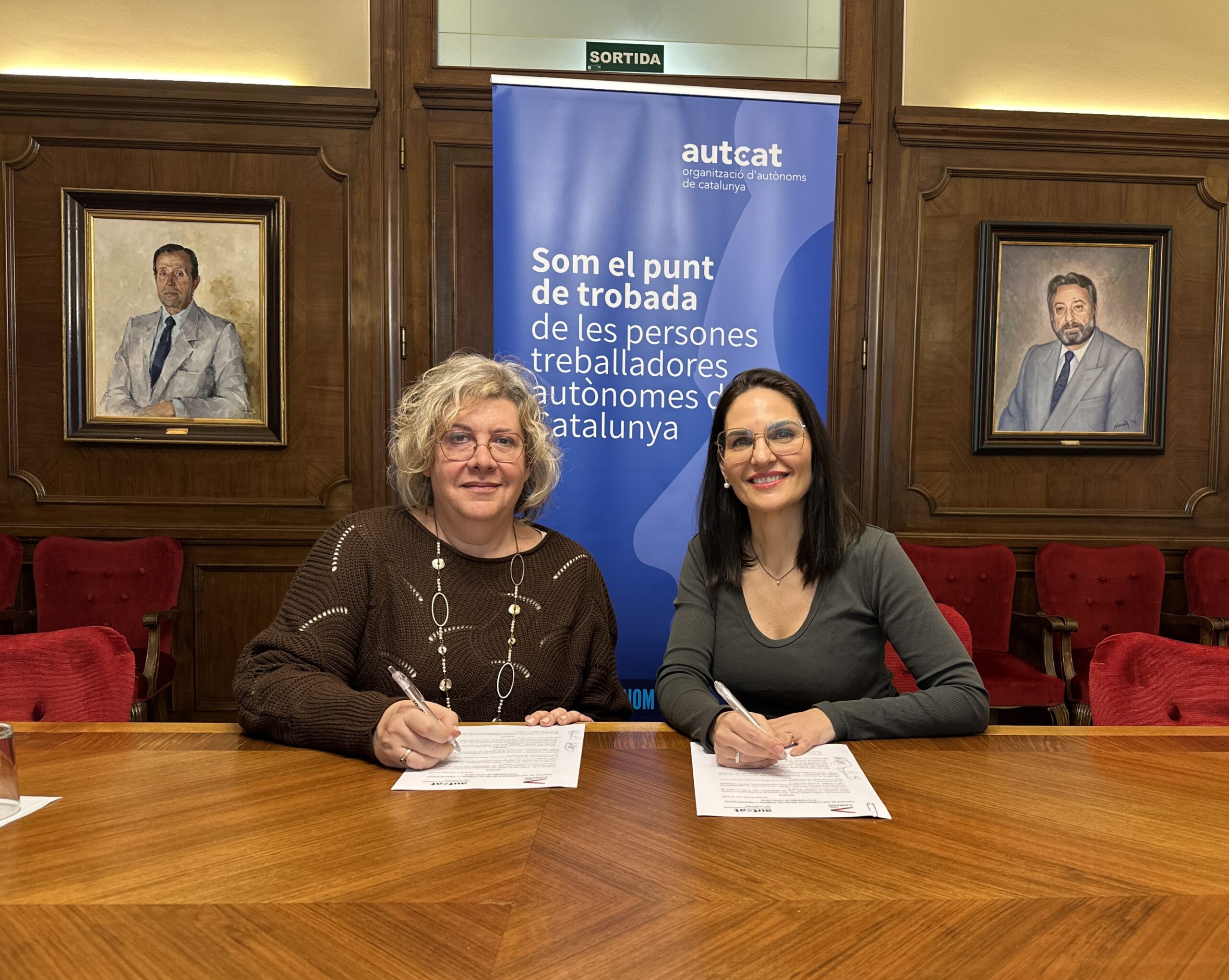 Vic Comerç s’adhereix a l’Autcat per reforçar la veu del comerç de proximitat i del treball autònom